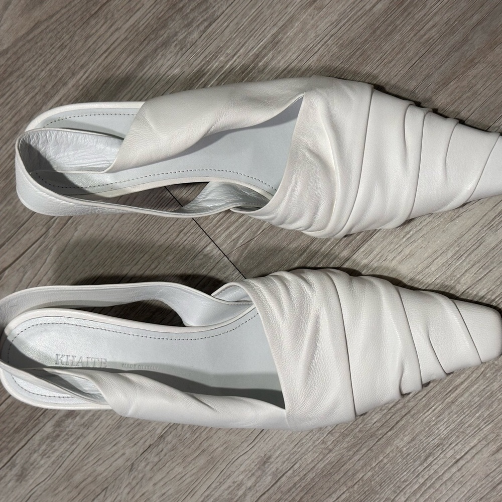 KHAITE White Flats with Ruched Design